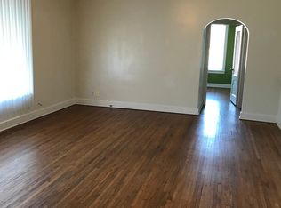 2417 N University St APT 4, Peoria, IL