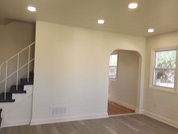 2nd image of 4146 Fallstaff Rd
