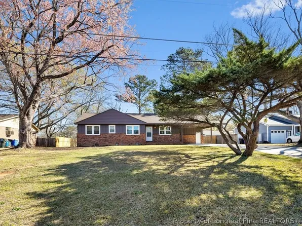 716 Dowfield Dr, Fayetteville, NC 28311