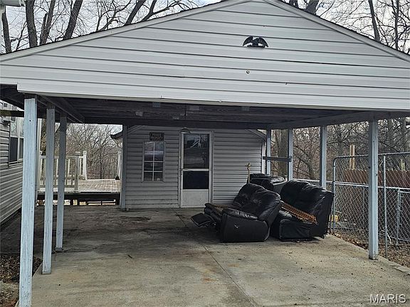 2nd image of 1120 George St