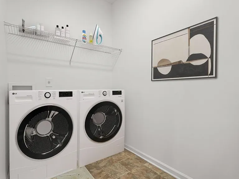 702 Barberry Dr — Photo 27