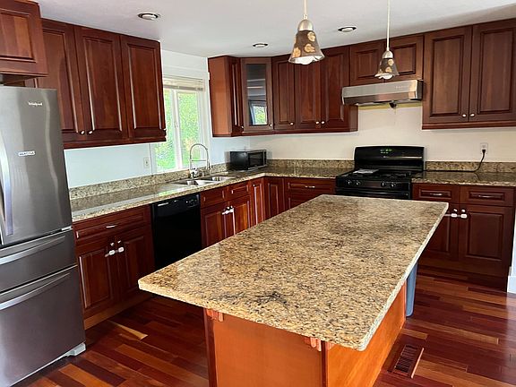 2nd image of 17217 NE 86th Pl