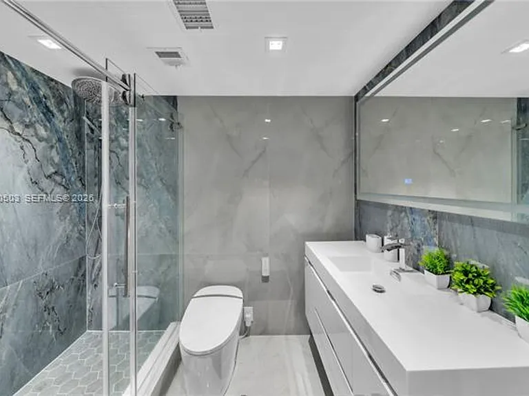 1965 S Ocean Dr #14F — Photo 32