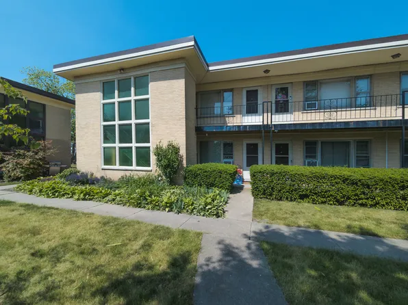 20 King Arthur Ct APT 10, Northlake, IL 60164