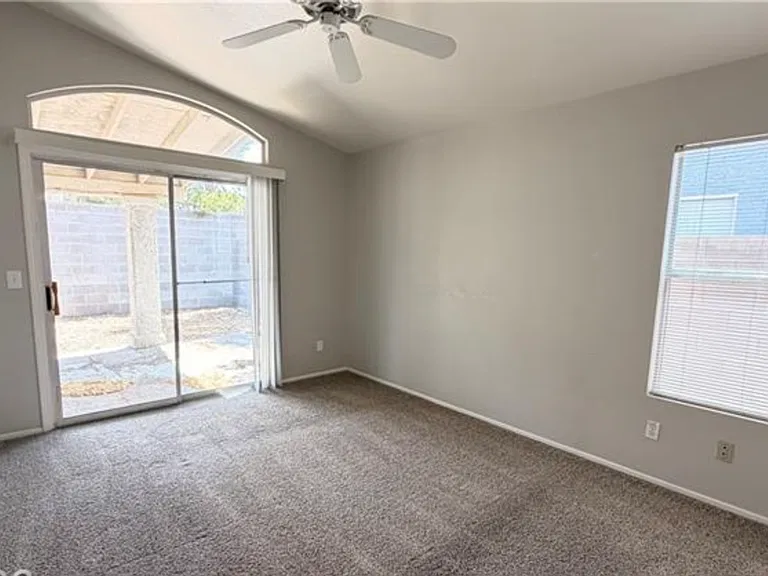 7220 Paradise Bay Dr — Photo 4