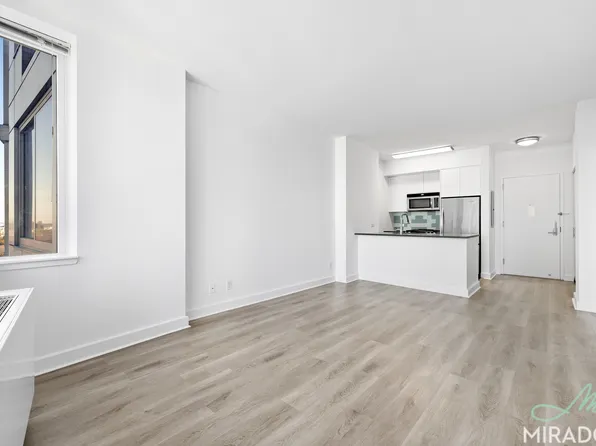 80 Dekalb Avenue image 2 of 20