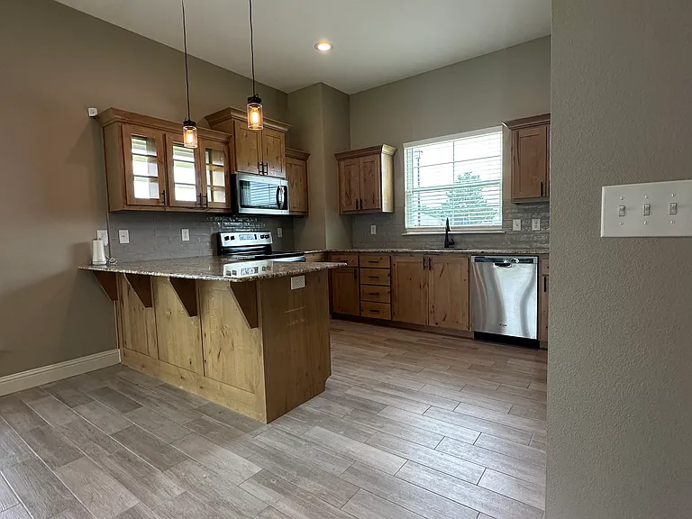 15439 Anna Ln — Photo 5