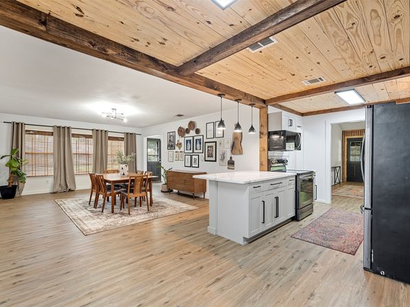 605 Rolling Hills Dr, Hewitt, TX 76643