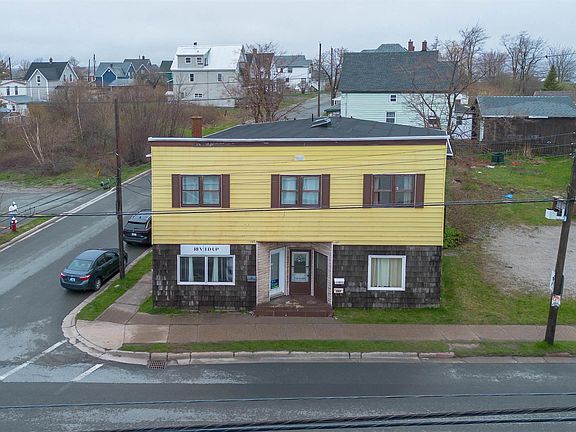 3rd image of 757 Victoria Rd