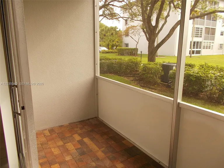 1400 SW 124th Ter #106Q — Photo 30