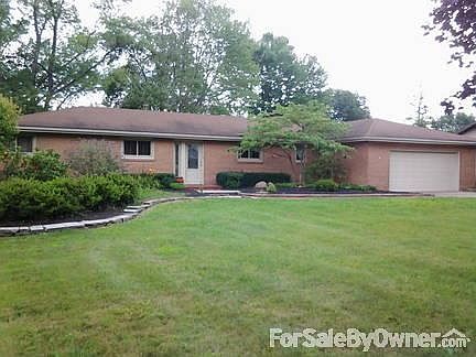 1st image of 920 Crestwood Dr
