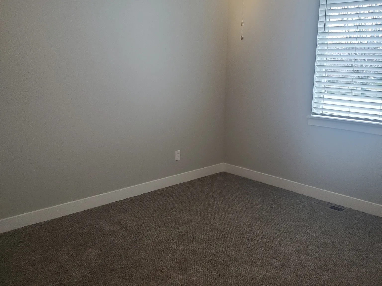 3 Bedroom Washington Terrace Townhome! — Photo 3