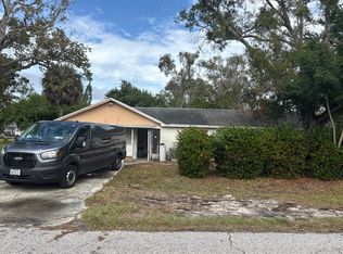 815 10th St SW, Ruskin, FL 33570