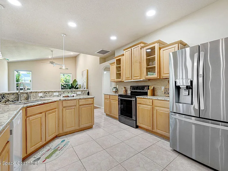 178 Cove Loop Dr — Photo 6