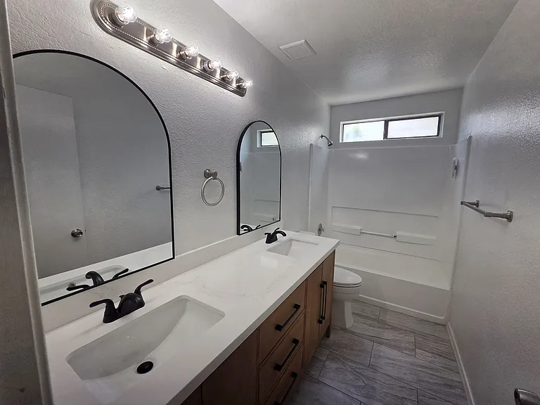 8728 W John Cabot Rd — Photo 15