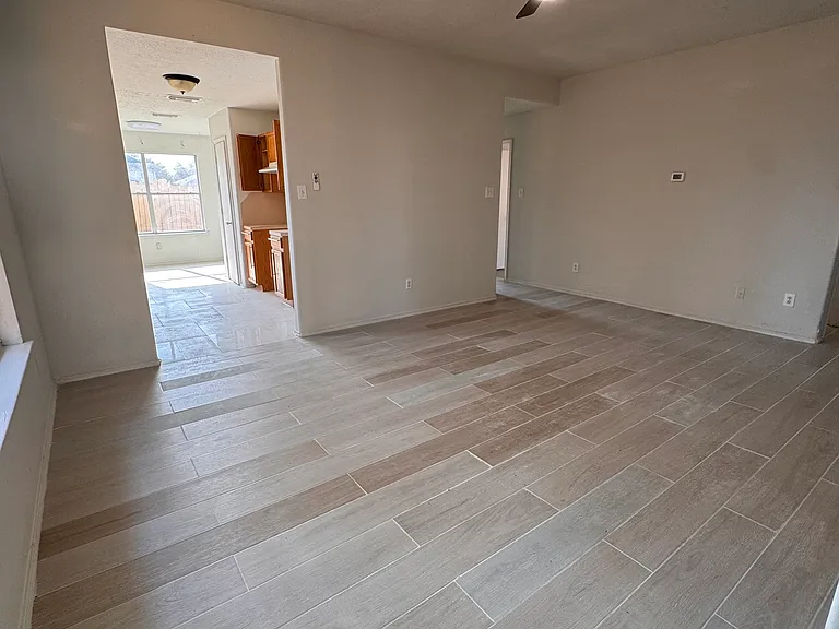 20023 Oland Way — Photo 2