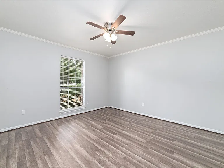 25602 Oakhurst Dr — Photo 21