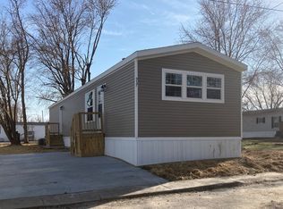 937 Sheffield Ln, Jacksonville, IL 62650