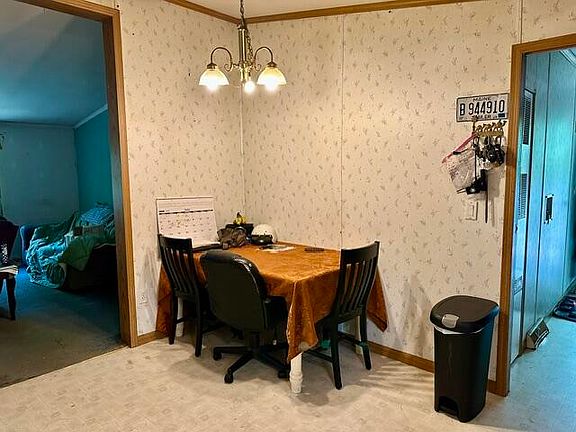 4th image of 18 English Drive