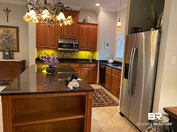 5th image of 903 Camellia Ct
