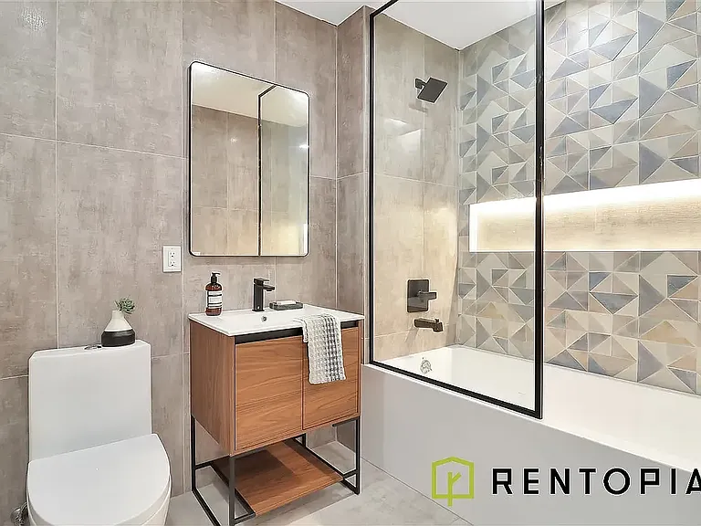 352 Meeker Ave #5L — Photo 4