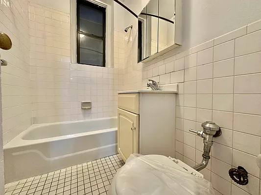 Rented by Oxford Property Group | media 8