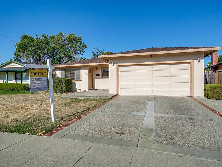 1109 White Cliff Dr — Photo 4