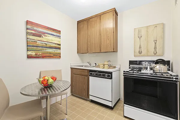 Sold by Compass | media 9