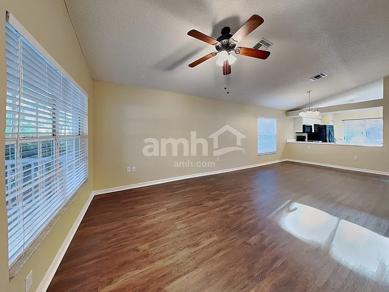 7831 Chadwick Dr — Photo 7