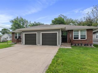 512/514 N Cherry St, Cameron, MO 64429