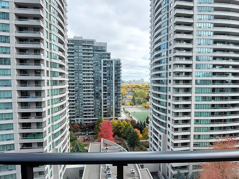 4955 Yonge St #1001 — Photo 17