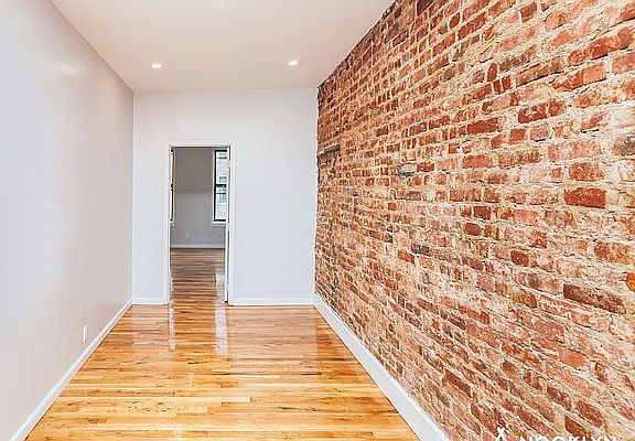 5th image of 306 Jefferson Ave #3L