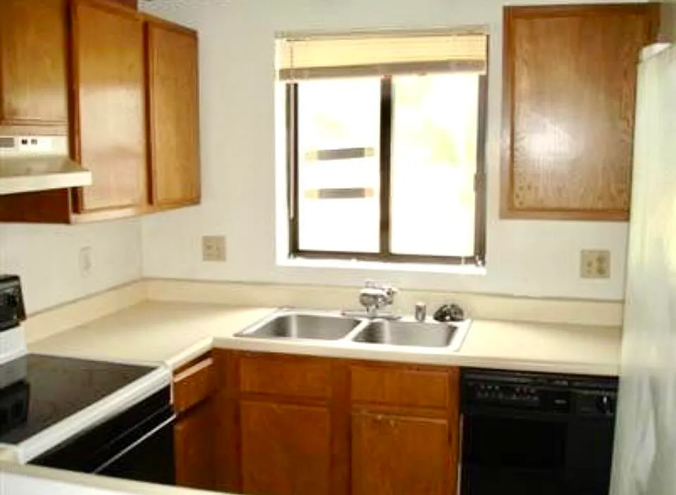 3 bed, 2.0 bath, 1260 sqft, $1,495 — Photo 2