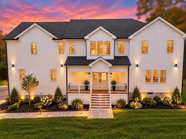 30 Mill St, Holliston, MA 01746