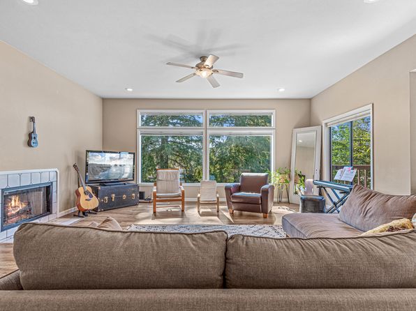 260 Mount Echo Dr, Medford, OR 97504