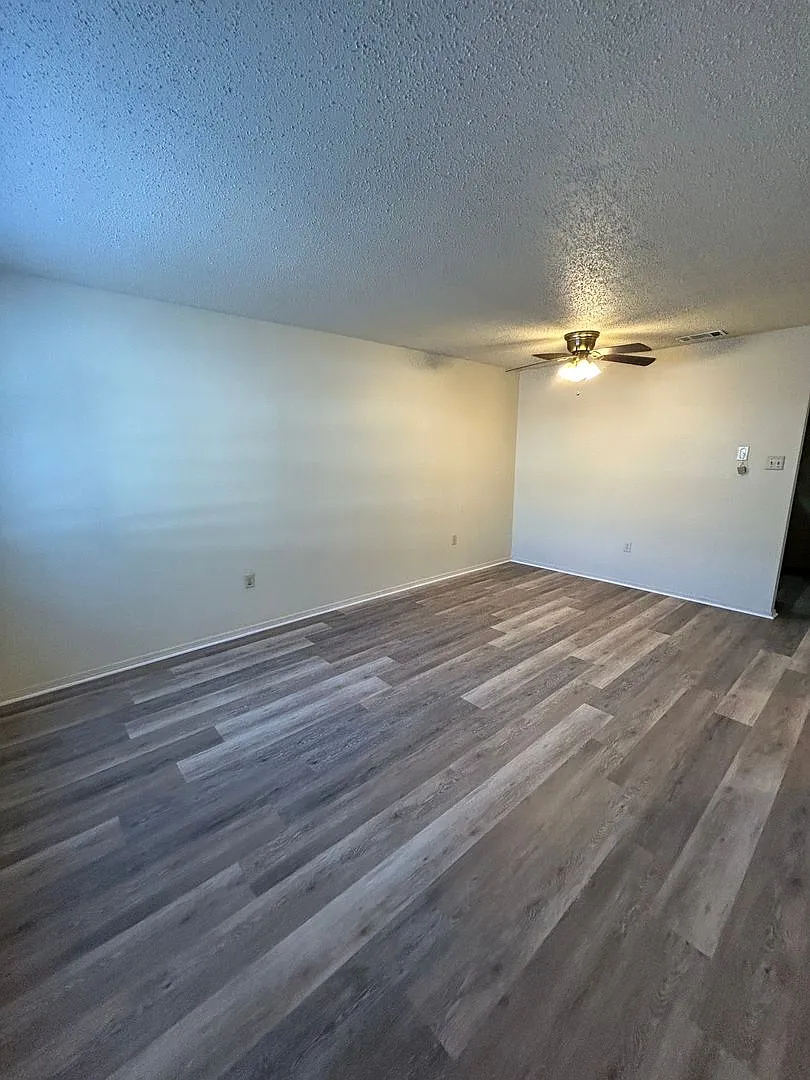 301 N Joplin Ave — Photo 1