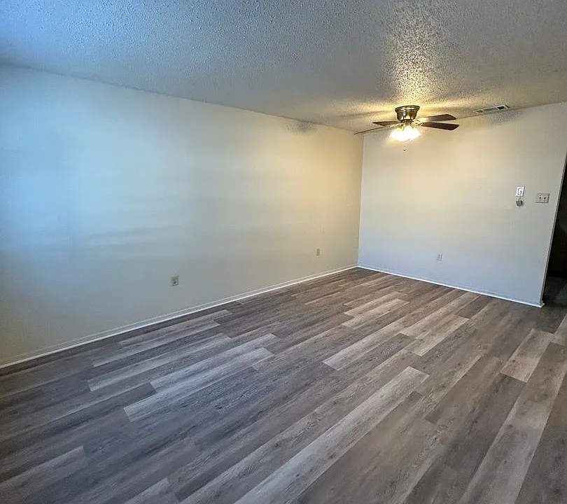 301 N Joplin Ave