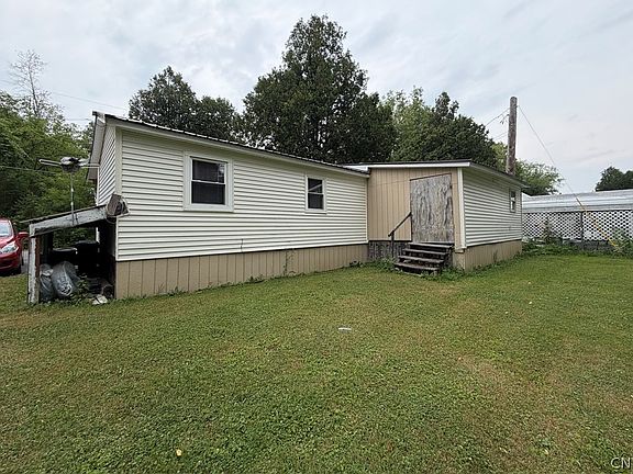 3rd image of 9097 Main St