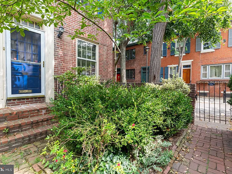 404 S Croskey St #A — Photo 30