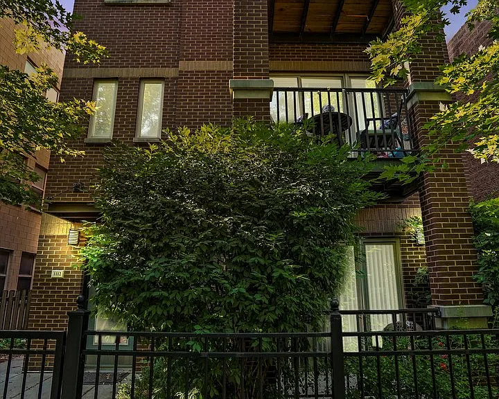 1112 W Washburne Ave #301 — Photo 15