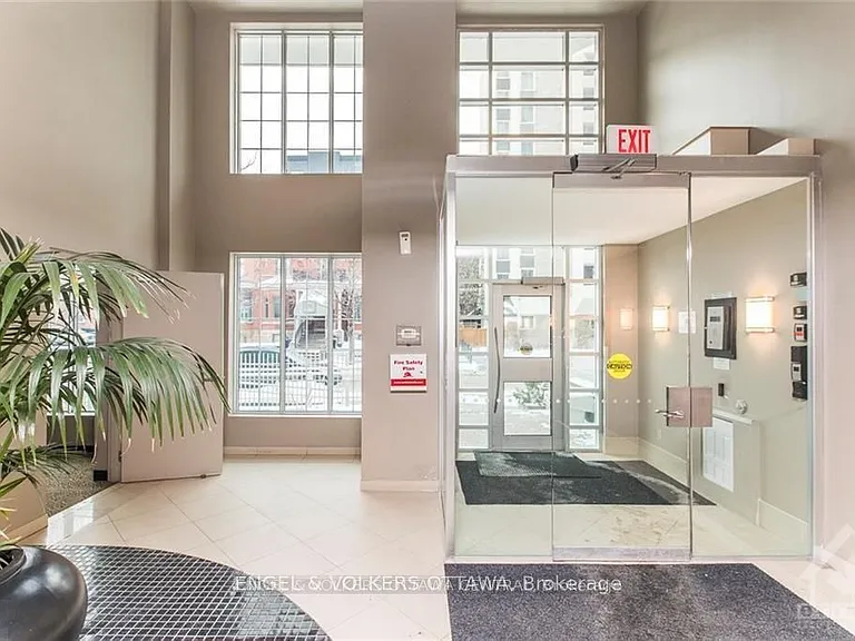 138 Somerset St W #1005 — Photo 2