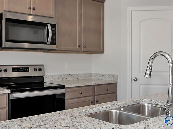 4th image of 7004 NW Straightway Ct