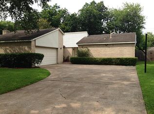 9566 Ravensworth Dr, Houston, TX 77031