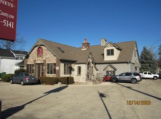 101 Sabin St, Sycamore, IL 60178