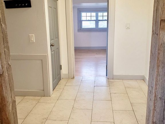 4th image of 147 Holton Ave S