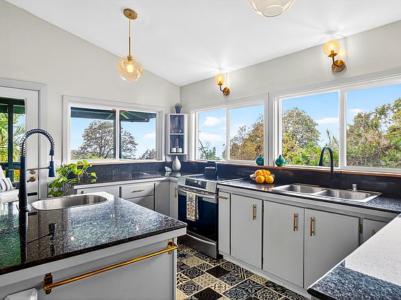 3rd image of 75-5336 Laaulu Rd