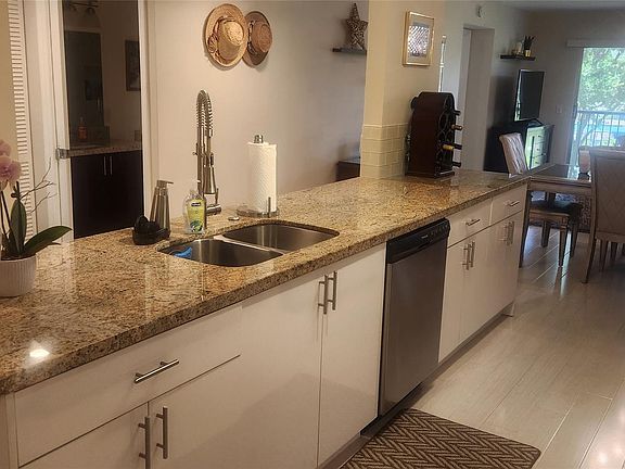 3rd image of 1600 SW 127th Way #208C