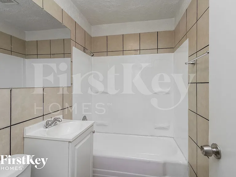 394 Sherman Ave — Photo 7
