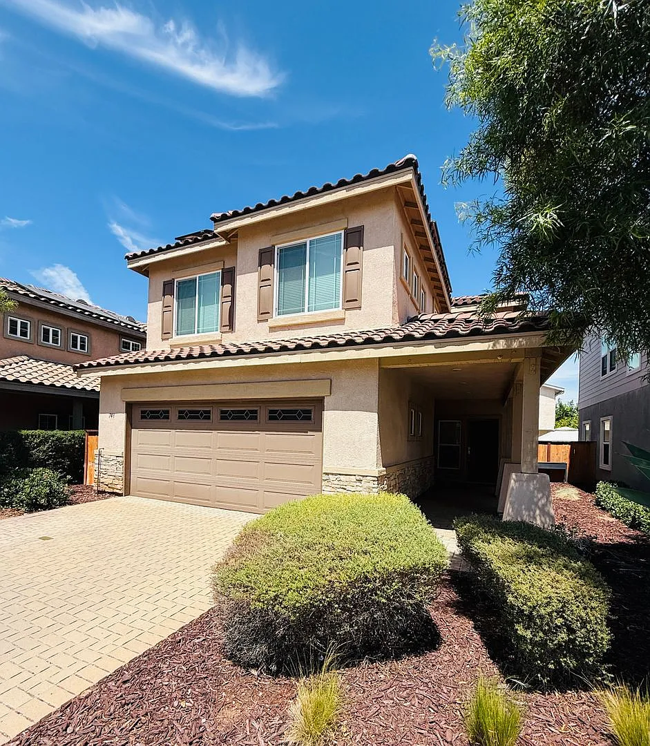 Beautiful 3-Bedroom Home in Gated El Cajon Community — Photo 1