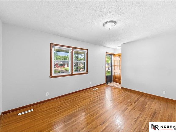 4th image of 6119 Hartley St